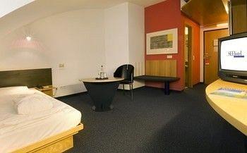 Seehotel Friedrichshafen Bahnhofplatz 2