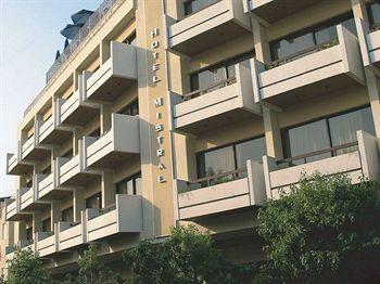Mistral Hotel Piraeus 105 Vasileos Pavlou