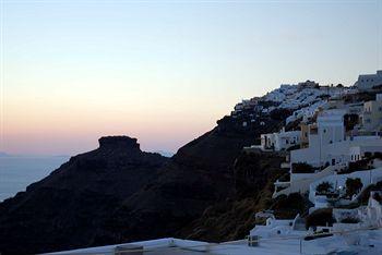 Reverie Apartments Santorini Firostefani