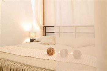 Athina Repose Suites Santorini Fira