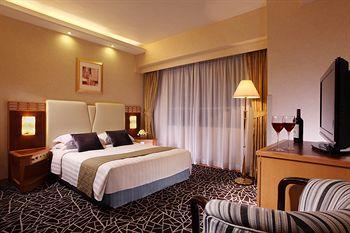 Guangdong Hotel Hong Kong 18 Prat Avenue Tsimshatusi Kowloon