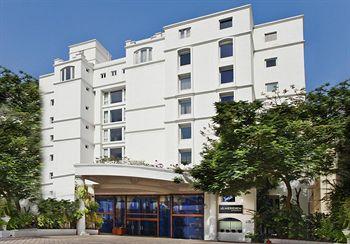 Le Meridien Hotel Ahmedabad Near Nehru Bridge