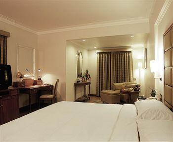 Le Meridien Hotel Ahmedabad Near Nehru Bridge