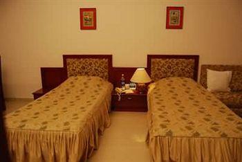 Westend Hotel Ahmedabad Gujarat College Road, Ellisbridge