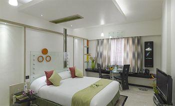 Solitaire Hotel Bangalore 3 Kumara Krupa Road Madhavanagar