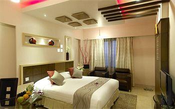 Solitaire Hotel Bangalore 3 Kumara Krupa Road Madhavanagar