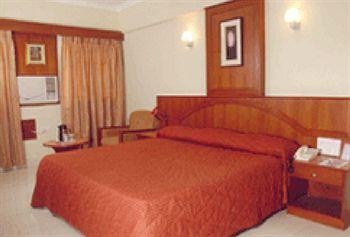 Hotel Chalukya Bangalore 44, Race Course Road, Basaveshwara Circle