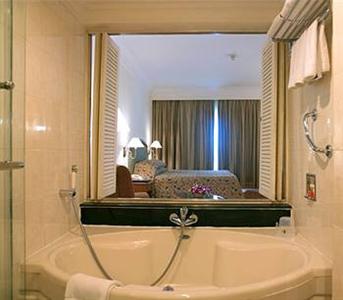 Royal Orchid Hotel Bangalore 1 Golf Avenue, Adjoining KGA Golf Course, Airport Road