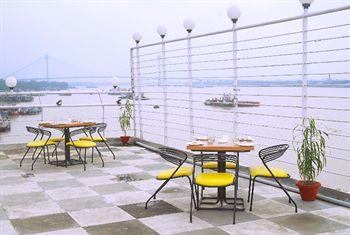 Floatel Hotel Kolkata 9/10 Kolkata Jetty Strand Road