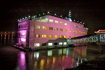 Floatel Hotel Kolkata 9/10 Kolkata Jetty Strand Road