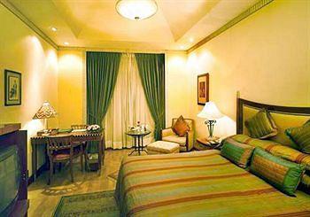 Hindusthan International Hotel Kolkata 235/1 A J C Bose Road