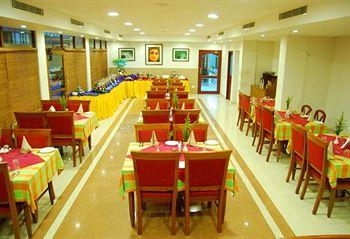 Hotel Excellency Kochi PB No 1748 Nettipadam Road Off MG Road Jos Jn.