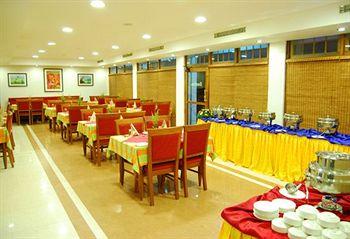 Hotel Excellency Kochi PB No 1748 Nettipadam Road Off MG Road Jos Jn.