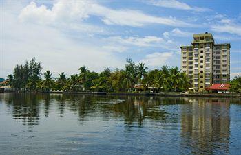 Ambady’s Palmgrove Club Resort Kochi Ambady Retreat
Chilavanoor Road