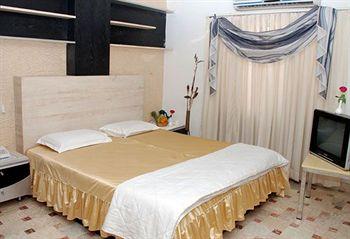 Tanisha Hotel Hyderabad # 8-3-945/A/6/1, Ameerpet Main Road