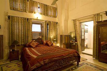 Naila Bagh Palace - Authentic Heritage home hotel Moti Doongari Road
