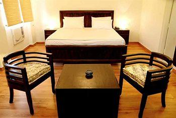 Hotel Glitz Jaipur Sitarampuri, Near Brampuri Police Station, Amer Road