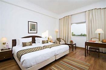 Clarks Amer Hotel Jaipur Jawaharlal Nehru Marg