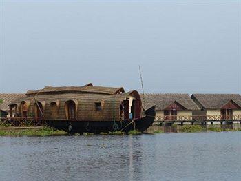 Pristine Island Resort Kochi Kovilakam Kodamthuruthu