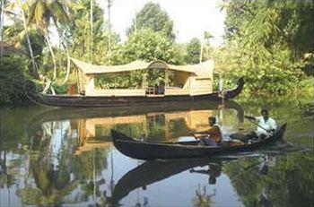 Puzhayoram Heritage Resort Kottayam P.K Road, Kumaranallor