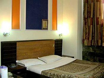 Hotel Pratap Heritage Mahabaleshwar Valley View Road