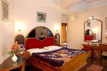 Hotel Pratap Heritage Mahabaleshwar Valley View Road