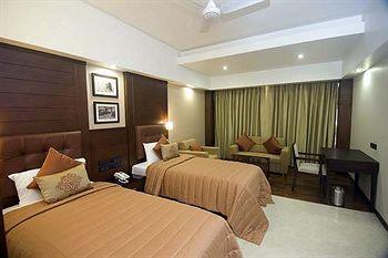 The Ocean Pearl Hotel Mangalore Navabharth circle, Kodialbail