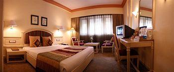 Bawa International Hotel Mumbai Nehru Road, Near Domestic Airport Vile Parle ( East)