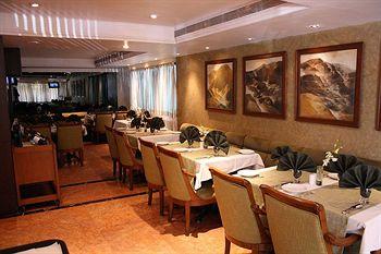 Bawa International Hotel Mumbai Nehru Road, Near Domestic Airport Vile Parle ( East)