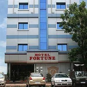 Hotel Fortune 36/38, 1st Marine Street Metro, Dhobi Talao