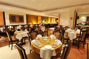 Fariyas Hotel Mumbai 25 Off Arthur Bunder Road, Colaba