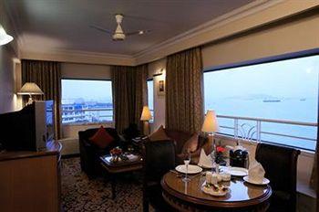 Fariyas Hotel Mumbai 25 Off Arthur Bunder Road, Colaba