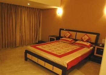 Privilege Inn Mumbai Opposite Shakti Ford Showroom Near In Orbit Mall Goregaon-Malad Link Road Malad West