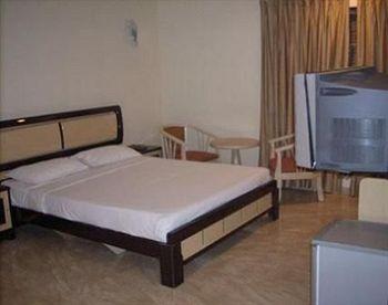 Privilege Inn Mumbai Opposite Shakti Ford Showroom Near In Orbit Mall Goregaon-Malad Link Road Malad West