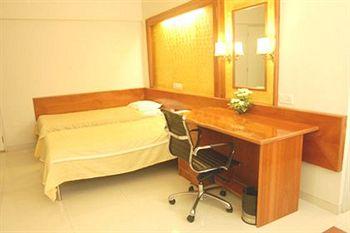 Avion Hotel Mumbai Opposite Domestic Airport, Western Express Highway
