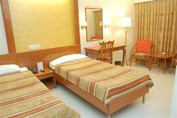 Avion Hotel Mumbai Opposite Domestic Airport, Western Express Highway
