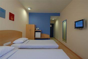 Ginger Hotel Nashik Near Satpur MIDC Police Station Nashik Trimbakeshwar Road Nashik