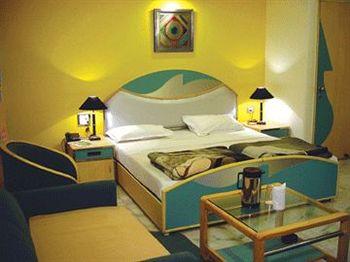Suncourt Hotel Yatri New Delhi 8A/33 WEA Channa Market Karol Bagh