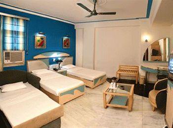 Suncourt Hotel Yatri New Delhi 8A/33 WEA Channa Market Karol Bagh