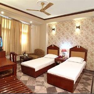 Suncourt Hotel Yatri New Delhi 8A/33 WEA Channa Market Karol Bagh