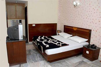 Hotel Chand Palace New Delhi 54 Arakashan Road Paharganj