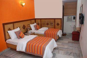 Hotel Chand Palace New Delhi 54 Arakashan Road Paharganj