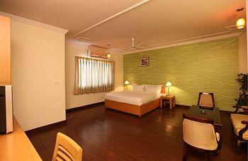 Hotel Waves New Delhi A-272 Mahipalpur Extension National Highway No. 8 Near Airport