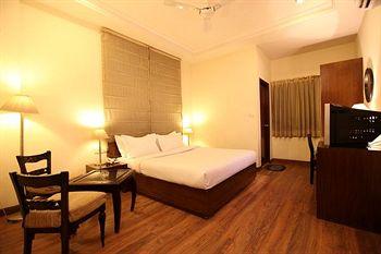 Hotel Waves New Delhi A-272 Mahipalpur Extension National Highway No. 8 Near Airport