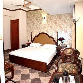 Sunstar Grand Hotel New Delhi 7 A/17 W.E.A. Channa Market, Karol Bagh