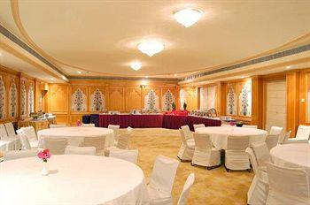 Hotel Parkland Kalkaji New Delhi CC - 30 & 31 Nehru Enclave, Opposite Nehru Place