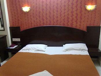 Hotel Elegant International New Delhi 6/28, WEA Ajmal Khan Road, Karol Bagh