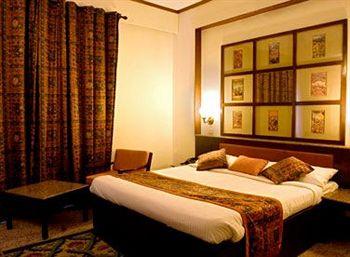 Hotel Broadway New Delhi 4/15A Asaf Ali Road