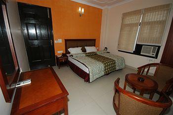 Hotel Sunrise New Delhi 4/52, WEA, Saraswati marg, Karol Bagh