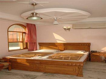 Hotel International Inn New Delhi A-78 National Highway 8 Mahipal Pur